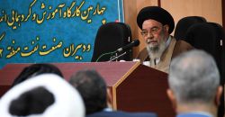 نقش مؤثر روحانیون در حفظ و تداوم انقلاب اسلامی/ اگر رهبری نبود، به بی‌راهه می‌رفتیم